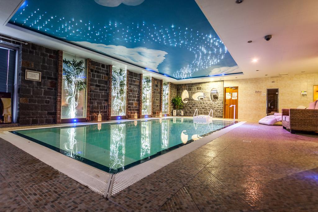 Lusk Airport View Hotel And Secret Spa מראה חיצוני תמונה