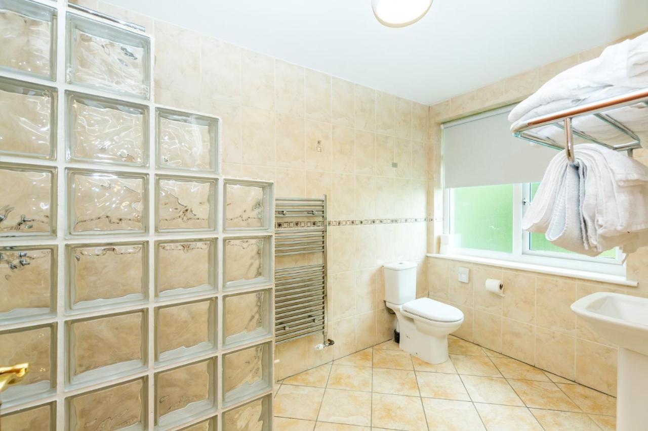 Lusk Airport View Hotel And Secret Spa מראה חיצוני תמונה