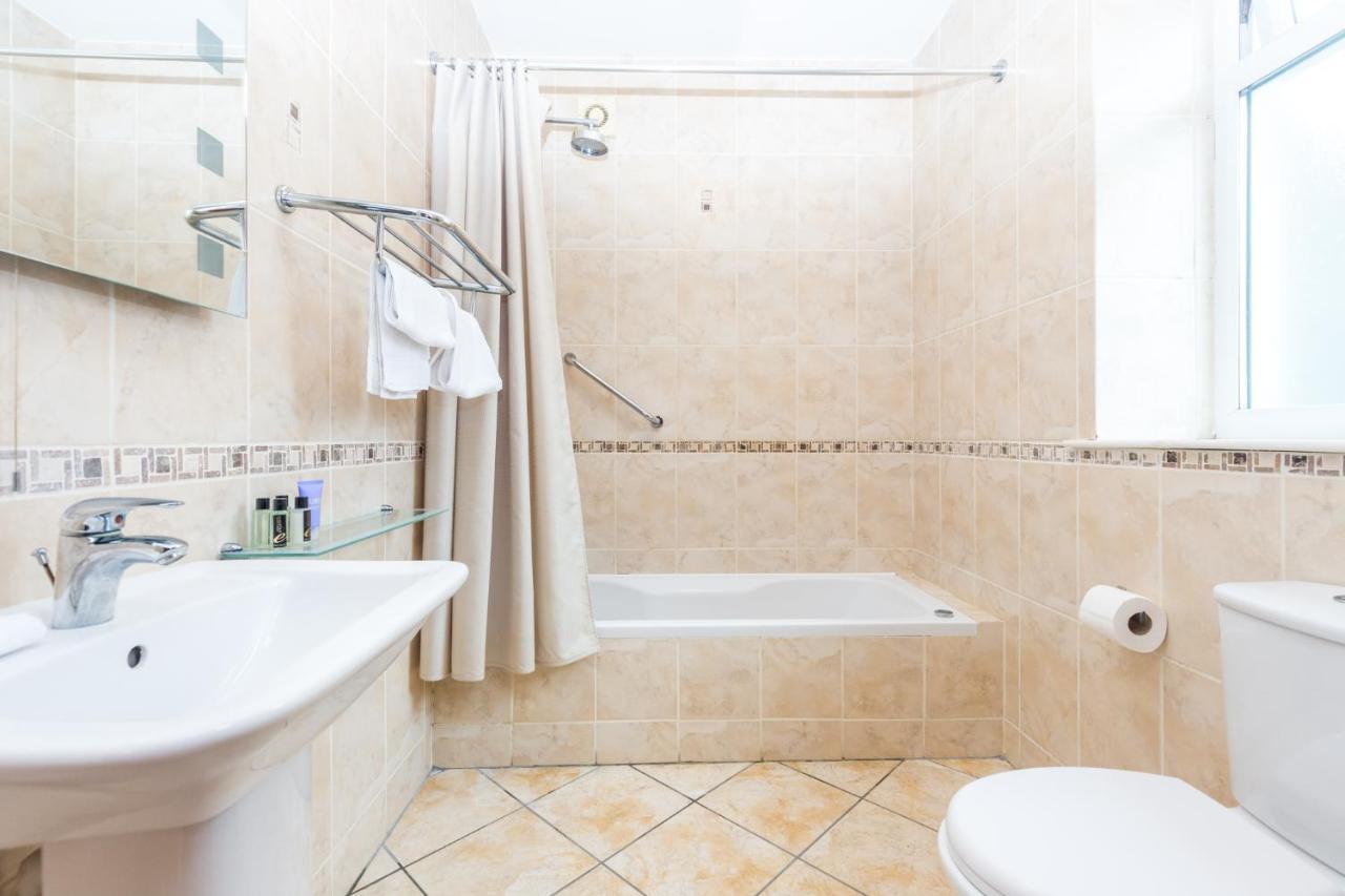 Lusk Airport View Hotel And Secret Spa מראה חיצוני תמונה